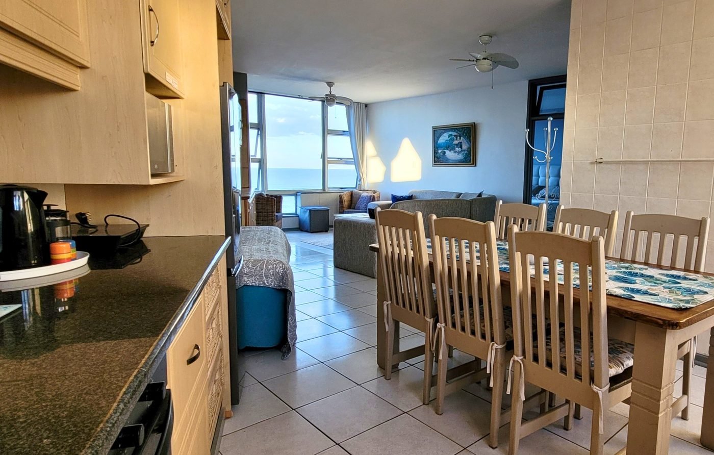 Topdeck Haven — dining area