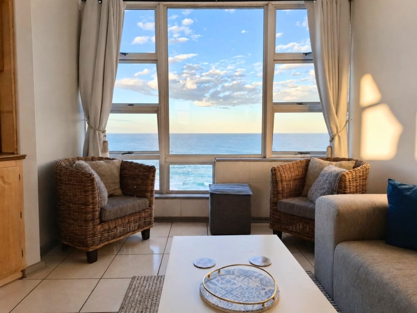 Topdeck Haven — another angle of the spacious lounge