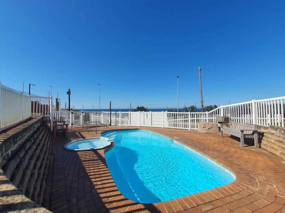 Peacehaven swimming pool overlooking the ocean